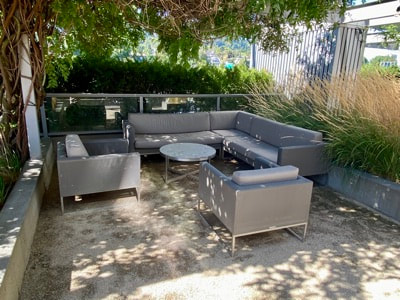 The John Ross outdoor lounge and dining areas